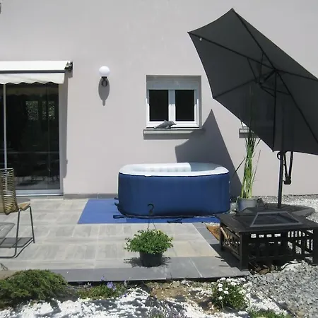 Holiday home L'atypique, Gite Independant Avec Jacuzzi