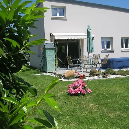 Holiday home L'atypique, Gite Independant Avec Jacuzzi